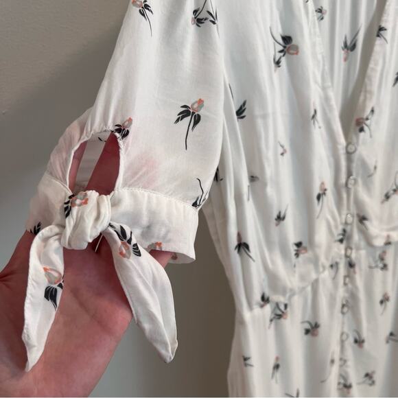 Urban Outfitters Melanie Button Down Lightweight Floral Midi Dress Size M - Picture 5 of 13